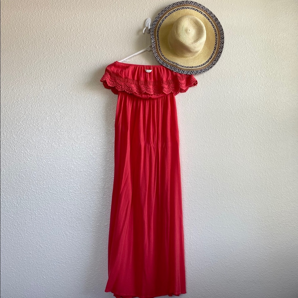 Beautiful maxi dress with ruffle detailing